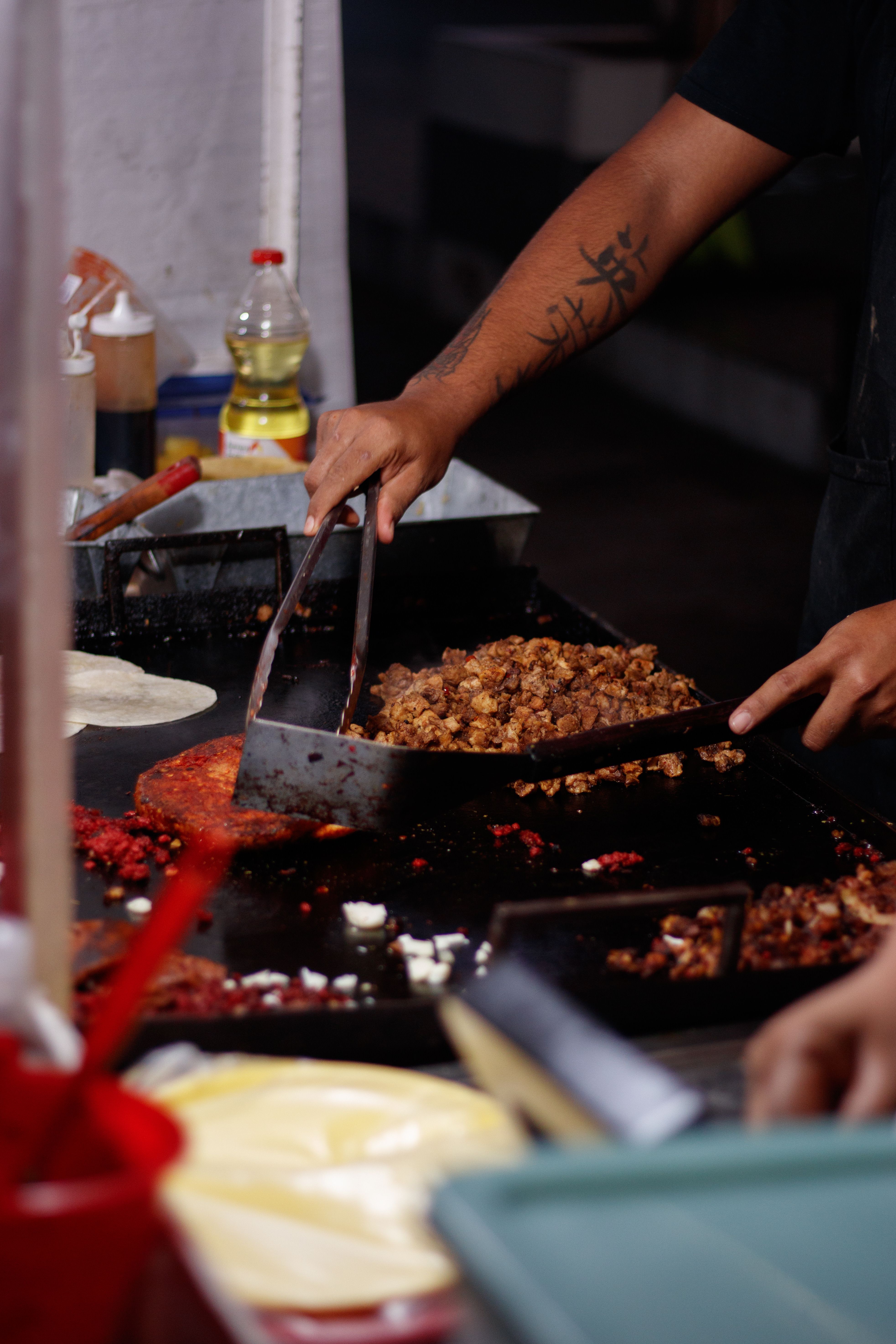Cocinero preparando platos en El Rancho